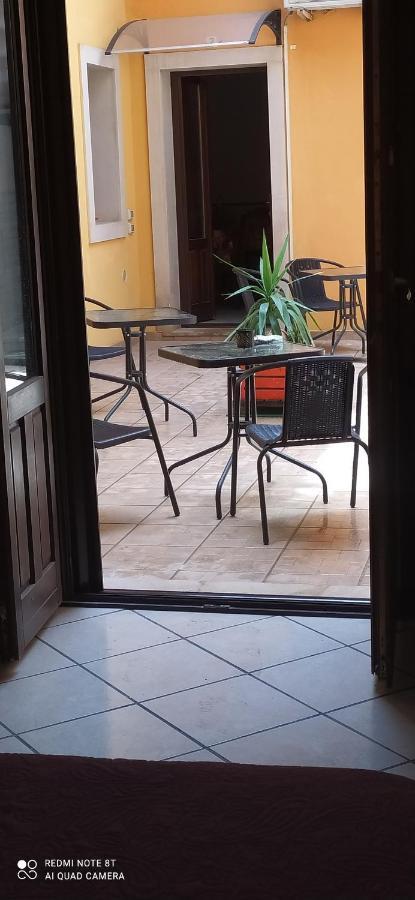 Come A Casa Syracuse Bagian luar foto