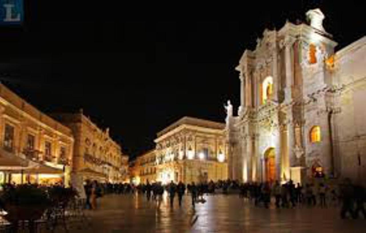Come A Casa Syracuse Bagian luar foto