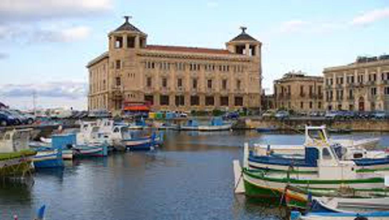 Come A Casa Syracuse Bagian luar foto